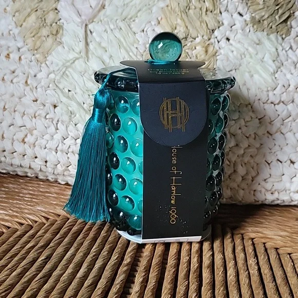 House of Harlow 1960 ocean jasper soy blend candle in a teal hobnail jar 10oz - Picture 1 of 11